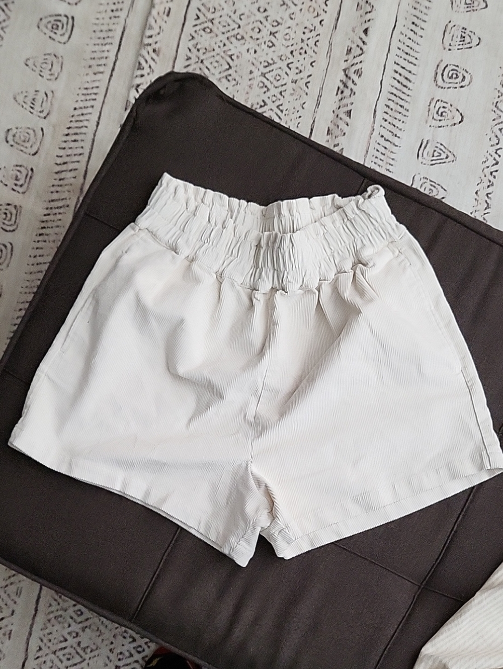 Billabong Women’s High-Waist White Elastic Shorts